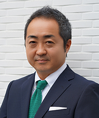 秋本 憲二 氏