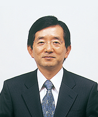 堀野 郷 氏