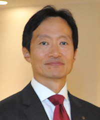 山内 章 氏