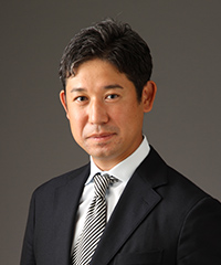 峯村 悠吾 氏